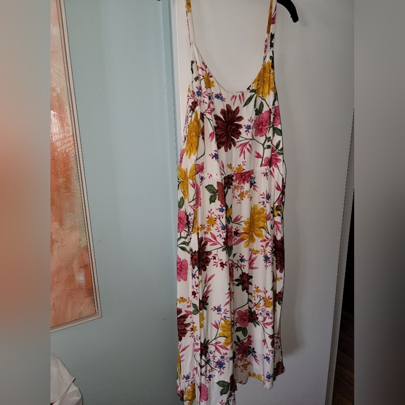 NEW NWOT Old Navy Cami Lined Flowered Sundress Smocked back Sz XXL Size 20 - Picture 2 of 9